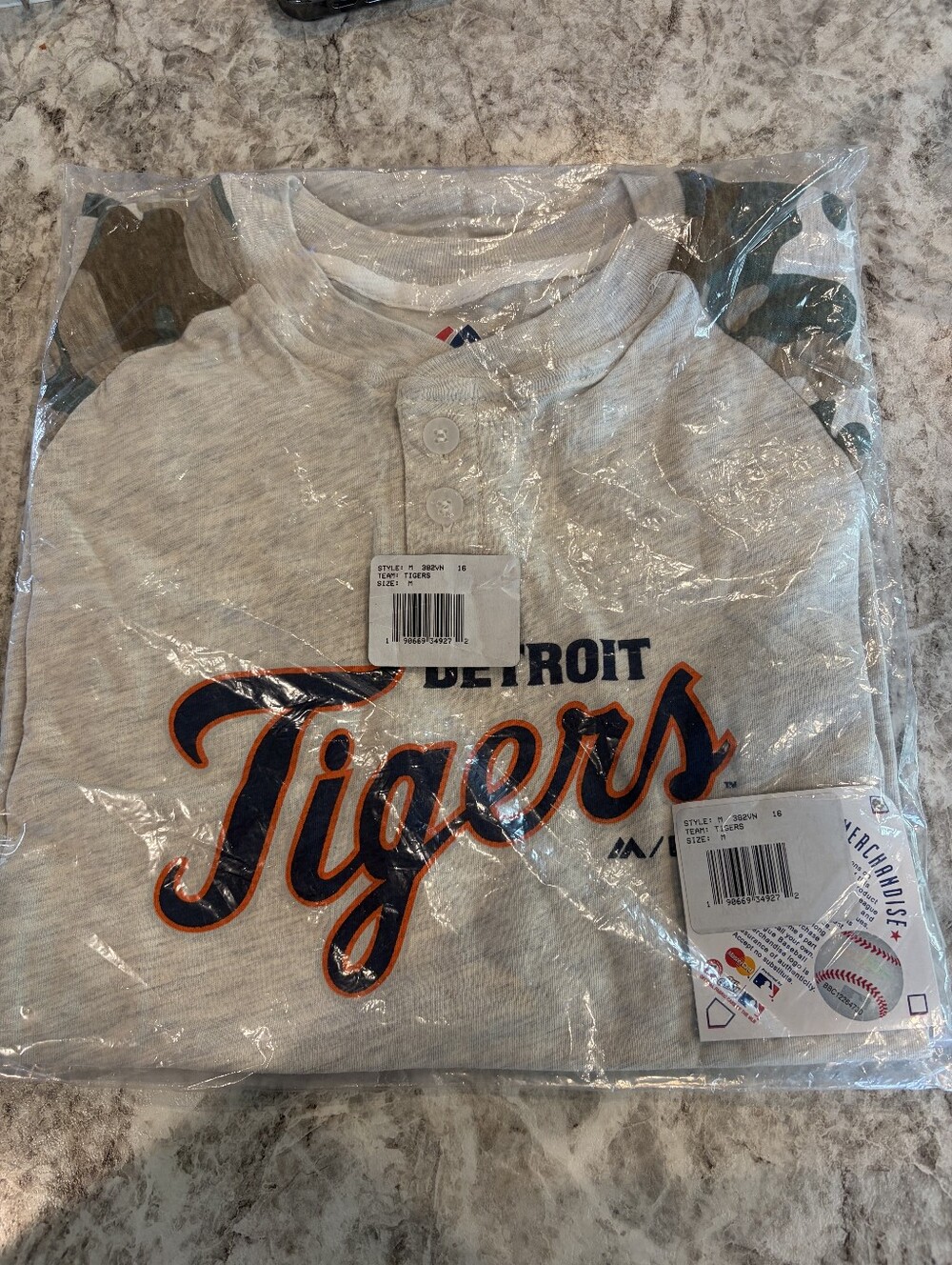 NEW Majestic Detroit Tigers Unisex Grey Green Camo 3/4 Sleeve Baseball‎ Tee Med